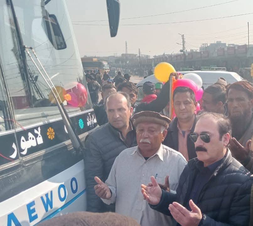 نیٹکو کا راولپنڈی سے لاہور بس سروس کا دوبارہ آغاز راولپنڈی۔  نیٹکو نے آج راولپنڈی سے لاہور کے درمیان اپنی دیرینہ بس سروس کو دوبارہ فعال کر دیا ہے۔ یہ سروس موٹروے کے ذریعے آرام دہ اور جدید ڈائیوو بسوں کے ساتھ روزانہ کی بنیاد پر فراہم کی جائے گی۔ یہ قدم عوا