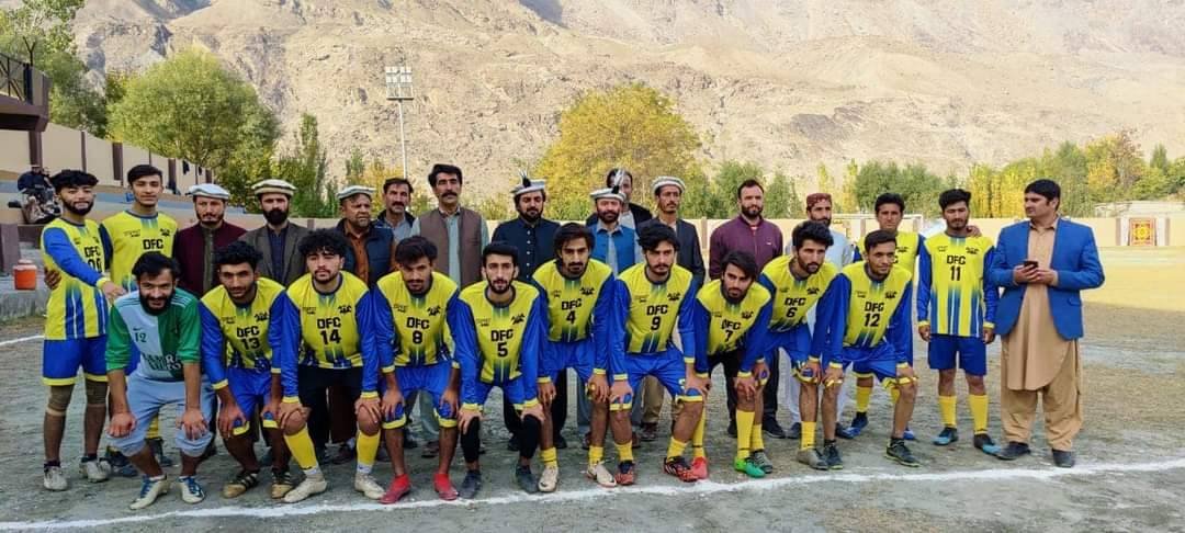 گلگت  معاون خصوصی برائے واٹر منیجمنٹ و ایریگیشن  حسین شاہ نے زیروپوائنٹ امپھری گلگت میں منعقدہ آل گلگت بلتستان فٹبال چیمپئن شپ 2024 میں بطور مہمان خصوصی شرکت کی اور فٹبال کوکک لگاکر ٹورنامنٹ کاافتتاح کیا، اس موقع پر سابق ڈپٹی سپیکر جعفراللہ خان موجود تھے،