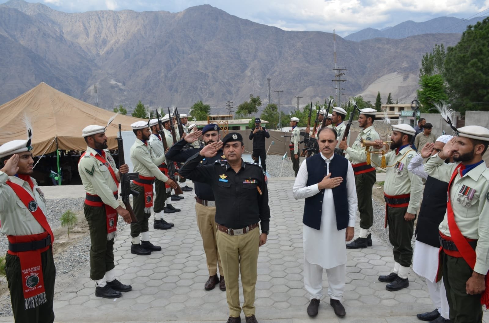 چلاس:پ،ر:6 ستمبر یوم دفاع پاکستان کے حوالے سے پاک فوج اور ڈسٹرکٹ انتظامیہ کے اشتراک سے  چلاس سٹی پارک میں اہم تقریب کا انعقاد کیا گیا۔