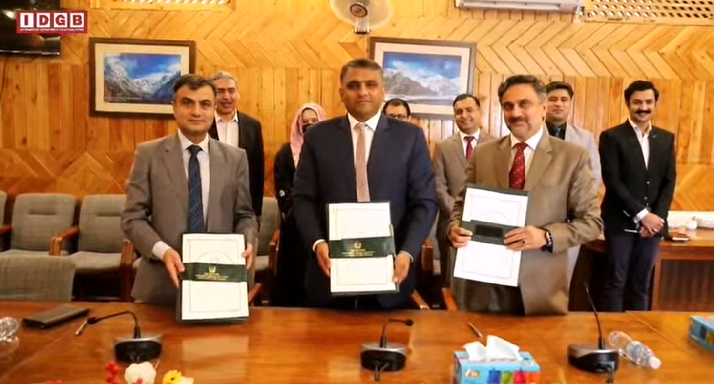 𝐆𝐨𝐯𝐞𝐫𝐧𝐦𝐞𝐧𝐭 𝐨𝐟 𝐆𝐢𝐥𝐠𝐢𝐭-𝐁𝐚𝐥𝐭𝐢𝐬𝐭𝐚𝐧 𝐒𝐢𝐠𝐧𝐬 𝐌𝐨𝐔𝐬 𝐭𝐨 𝐁𝐨𝐨𝐬𝐭 𝐈𝐓 𝐒𝐞𝐜𝐭𝐨𝐫 Gilgit [Oct 14] — The Government of Gilgit-Baltistan has today taken significant steps to enhance the IT sector