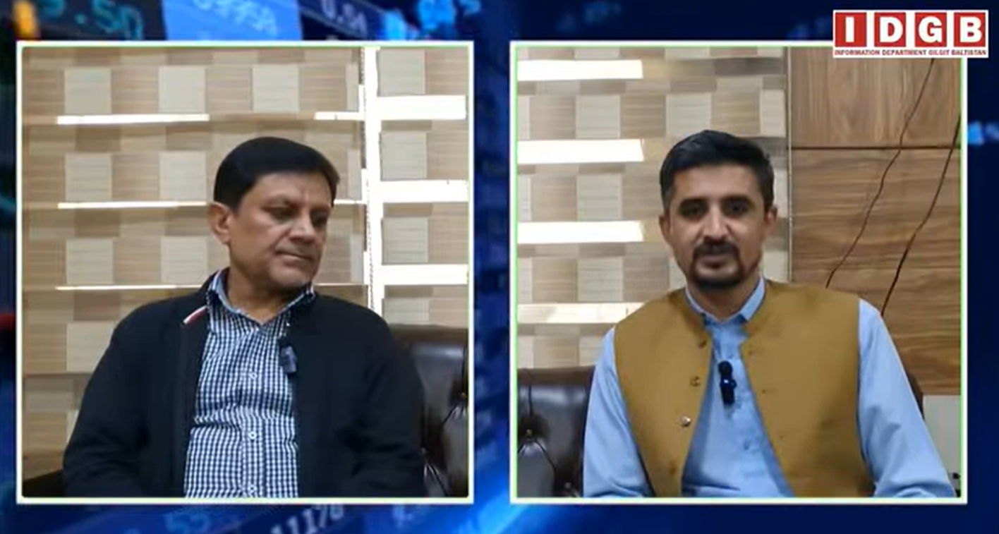 گلگت۔ گلگت شہر میں کتوں کے کاٹنے کے بڑھتے ہوئے واقعات سے نمٹنے کے حوالے سے پی ایچ کیو ٹیچنگ ہسپتال کے ڈپٹی میڈیکل سپرینٹنڈنٹ، ڈاکٹر وجاہت حسین ہسپتال میں اٹھائے جانیوالے اقدامات کی تفصیلات سے آگاہ کررہے ہیں۔