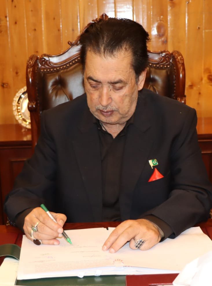 گلگت (پریس ریلیز)۔ گورنر گلگت بلتستان سید مہدی شاہ نے الیکشن کمیشن گلگت بلتستان کے دو ڈویژنل دفاتر کی باضابطہ منظوری دے دی ہے۔