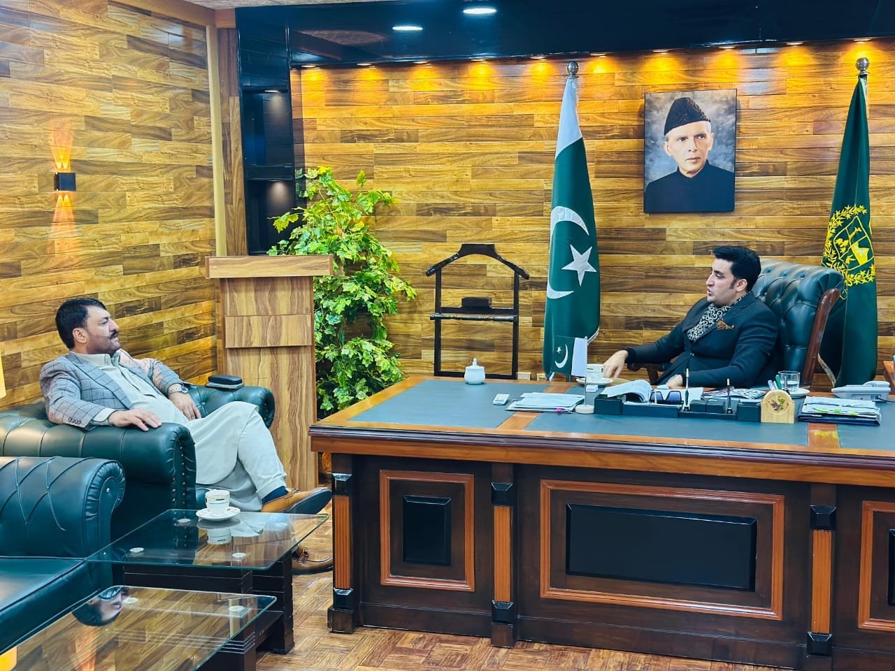 گلگت :  صوبائی وزیر سیاحت گلگت بلتستان غلام محمد کی سیکریٹری سوشل ویلفیئر ، ویمن ڈویلپمنٹ ، ہیومن رائٹس اینڈ یوتھ افیٔرز سردار اسد ہارون سے ملاقات۔  ملاقات میں مختلف  ترقیاتی منصوبوں اور وومن ڈیویلپمنٹ ڈیپارٹمنٹ کے پروجیکٹس کے حوالے سے تفصیلی تفصیلی گفت و