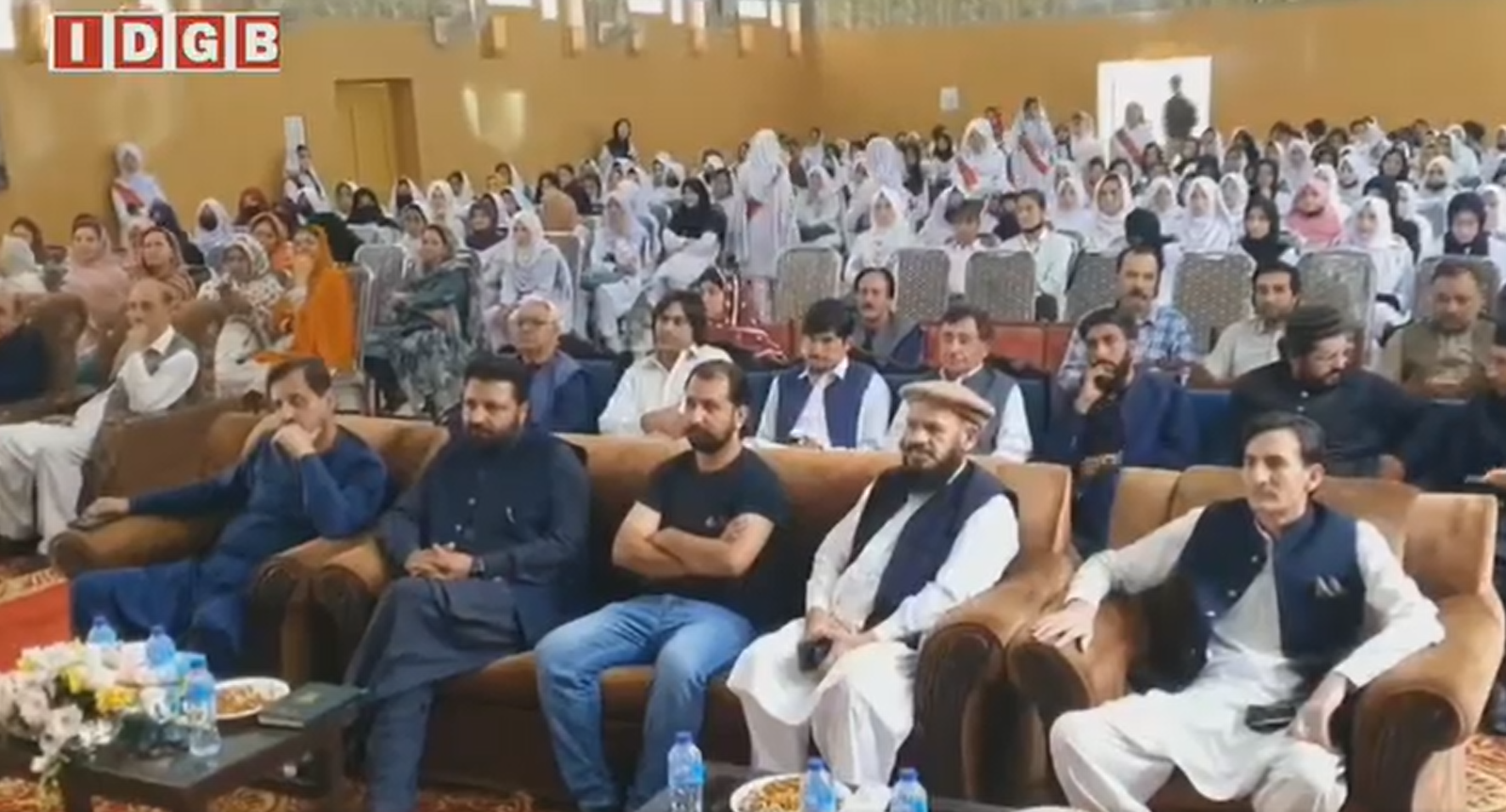 گلگت  آقائے دو جہاں نبی آخر الزمان حضرت محمد مصطفیٰ  ﷺ کے جشن ولادت با سعادت کے سلسلہ میں عید میلاد النبی کی ایک خوبصورت تقریب فاطمہ جناح گرلز ڈگری کالج گلگت میں انعقاد پذیر ہوئی جس کا اہتمام ضلعی انتظامیہ گلگت نےکیاتھا۔