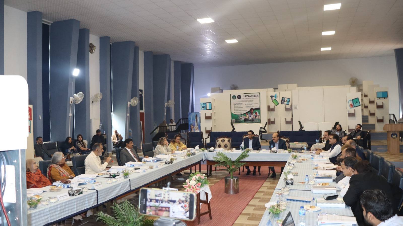 *نیشنل بک فاؤنڈیشن اور محکمہ تعلیم گلگت بلتستان کے مابین نصابی کتب اور عام کتب کی فراہمی کے لیے مفاہمت کی یادداشت پر دستخط۔*