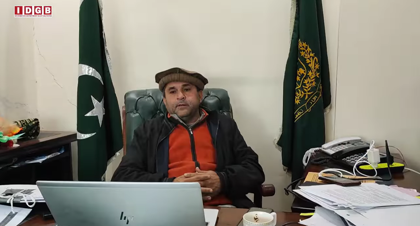 گلگت۔ ڈپٹی ڈائریکٹر محکمہ اطلاعات فاروق احمد ڈیجیٹل میڈیا پالیسی 2024 کے حوالے سے منعقدہ اجلاس کی صدارت کررہے ہیں۔