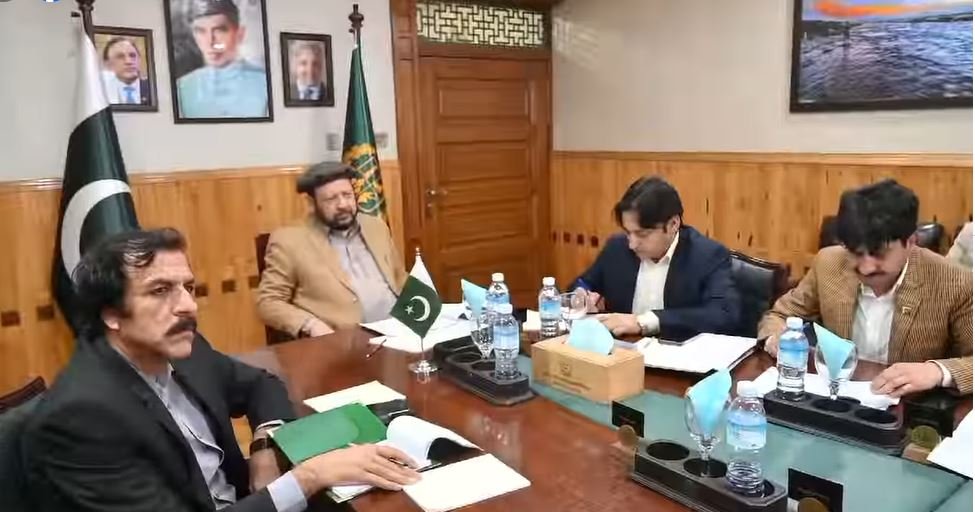 گلگت۔ وزیر اعلیٰ گلگت بلتستان حاجی گلبر خان نے کہا ہے کہ حکومت سرکاری ملازمین اور ان کے زیر کفالت افراد کو بہتر طبی سہولیات کی فراہمی کو یقینی بنانے