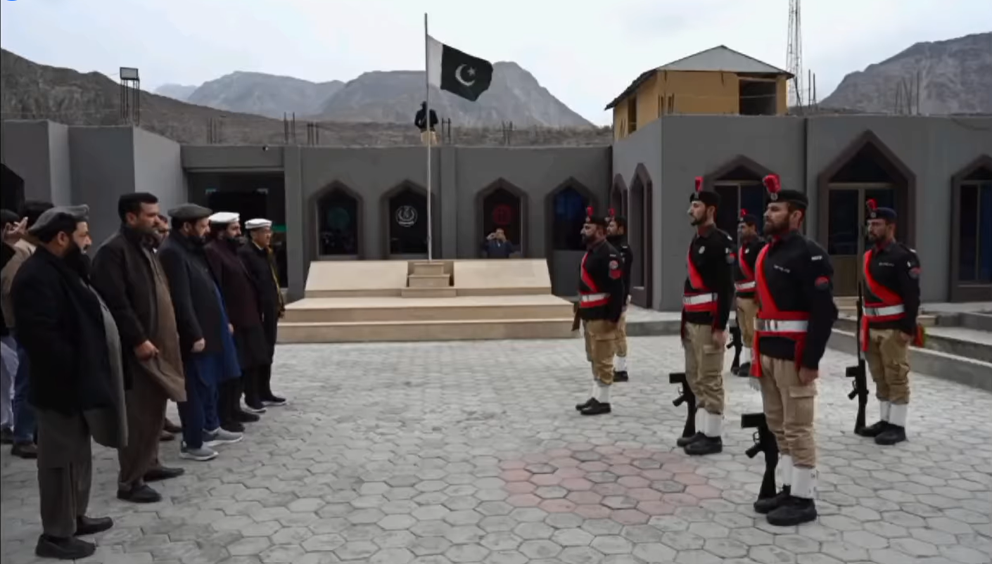 نگر۔ وزیر اعلیٰ گلگت  بلتستان حاجی گلبر خان نے نگر دورے کے موقع پر شاہراہ نگر کے تعمیراتی کام کے حوالے سے دیئے جانے والے بریفنگ کے موقع پر گفتگو کرتے ہوئے کہا کہ شاہراہ نگر انتہائی اہمیت کا حامل منصوبہ ہے۔