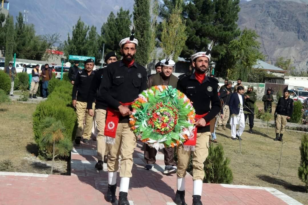 غذر : جشن آذادی گلگت بلتستان کو ضلع غذر میں شایاں شان طریقے سے منایا گیا ضلعی انتظامیہ کے زیر اہتمام رات 8 بجے کلچر شو اور رات بارہ بجے زبردست آتش باذی کا مظاہرہ کیا گیا،