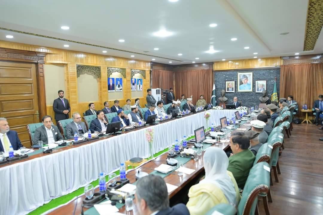 Gilgit : Prime Minister Muhammad Shehbaz Sharif chairs a special meeting of the Gilgit Baltistan Cabinet in Gilgit on November 6, 2024.