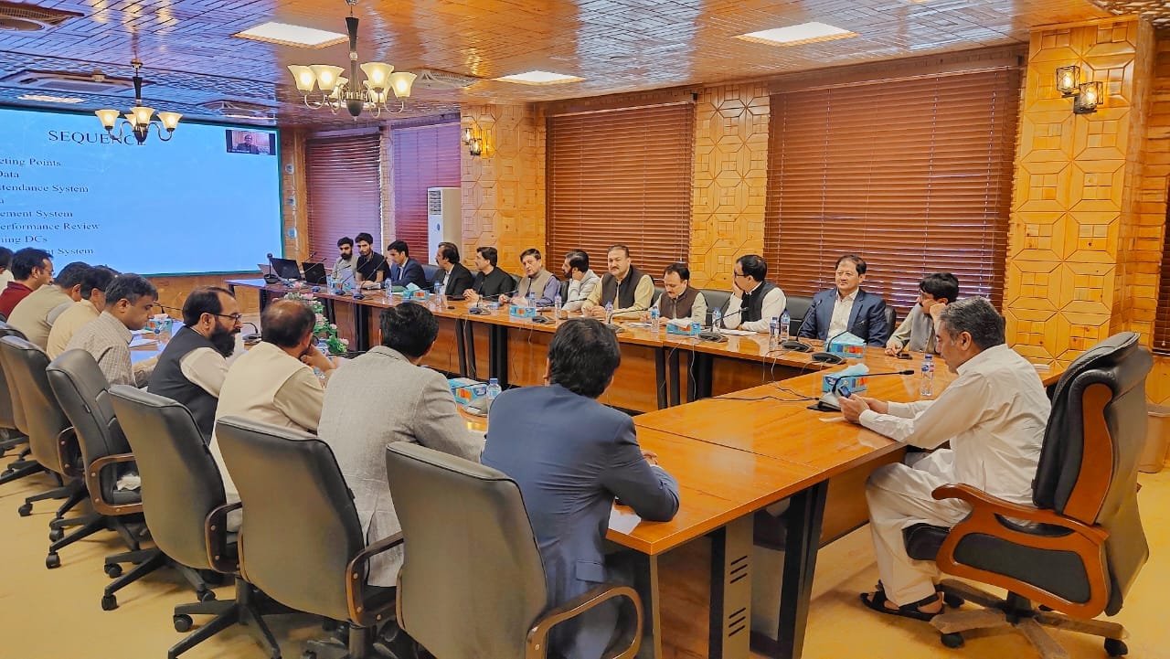 گلگت۔ چیف سیکریٹری گلگت بلتستان ابرار احمد مرزا کی زیر صدارت ڈپٹی کمشنرز کانفرنس کا انعقادہوا۔