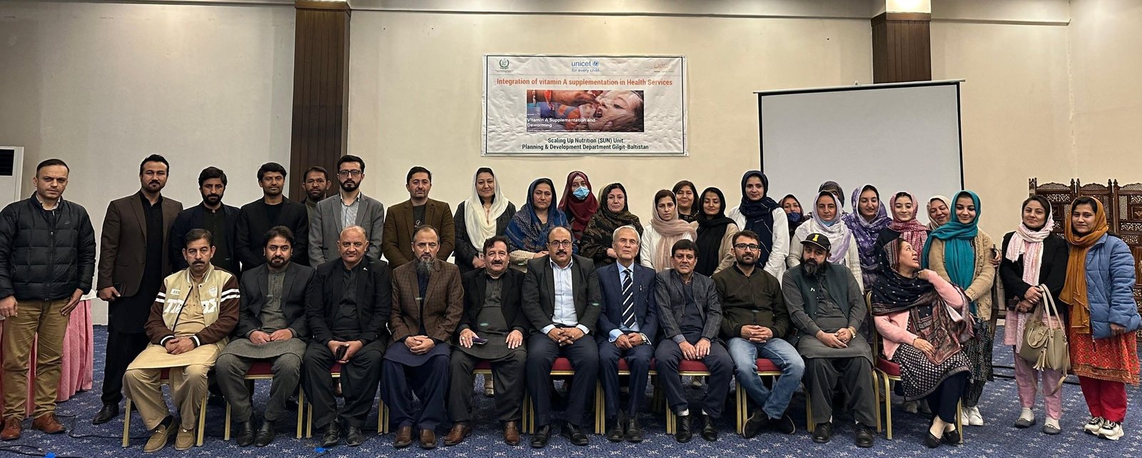 گلگت: پاکستان میں اقوام متحدہ کے ادارے ( یونیسیف پاکستان) کے باہمی تعاون سے محکمہ پلاننگ اینڈ ڈویلپمنٹ (گلگت )کے اسکیلنگ اپ نیوٹریشن یونٹ زیر کے اہتمام صحت پر وٹامن اے سپلیمنٹس کے اثرات کے عنوان سے تربیتی ورکشاپ کا انعقاد کیا گیا۔