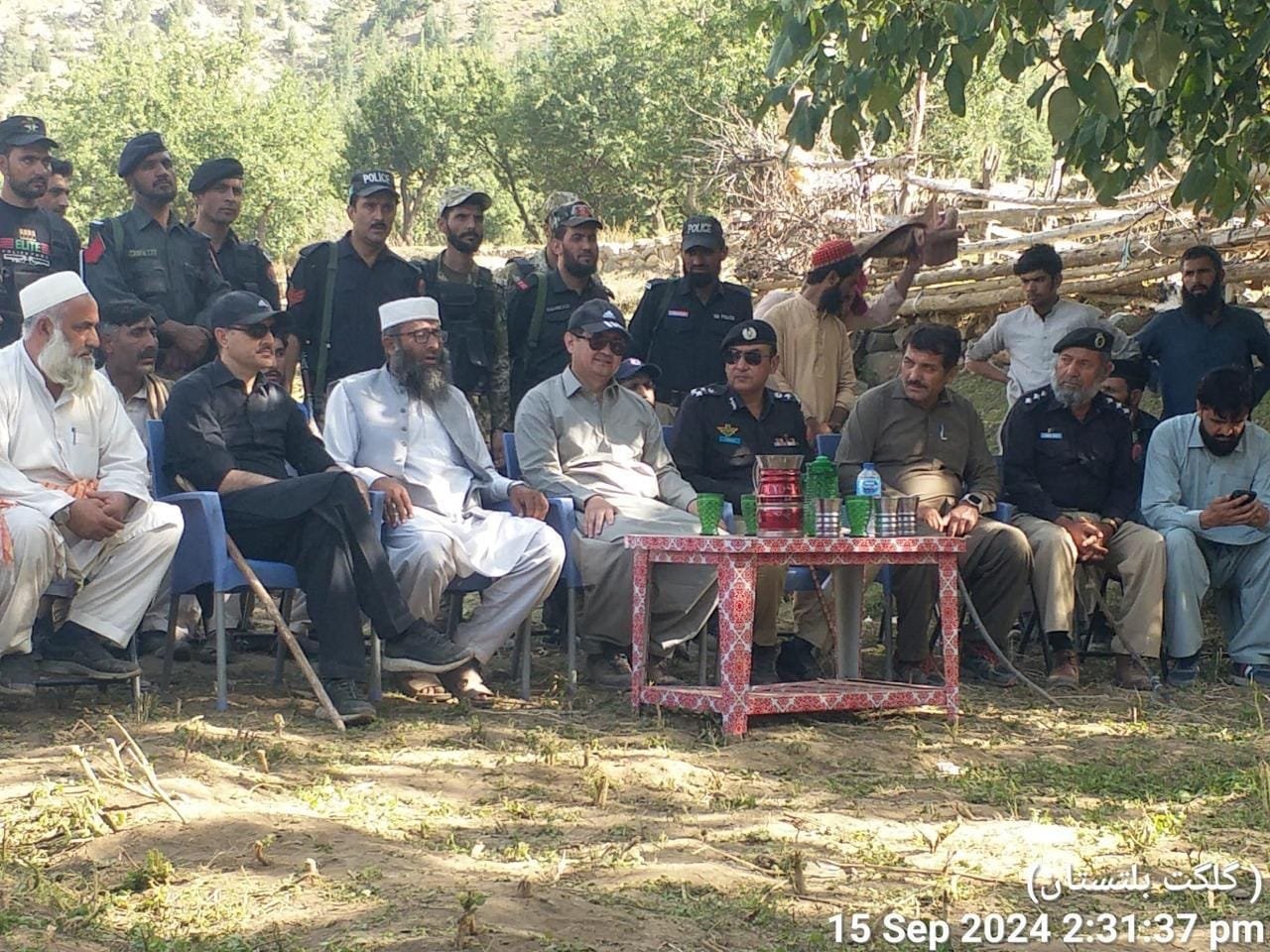 چلاس ، سیکریٹری داخلہ گلگت بلتستان کیپٹن (ر) سید علی اصغر ، ڈی آئی جی پولیس دیامر استور فرخ رشید ، ڈپٹی کمشنر دیامر فیاض احمد ، ایگزیکٹو انجینئر محکمہ سی اینڈ ڈبلیو ڈی دیامر شبیر احمد اور سی ایس او دیامر طاہر حسین نے گزشتہ دنوں آگ لگنے سے متاثردیامر کے نو