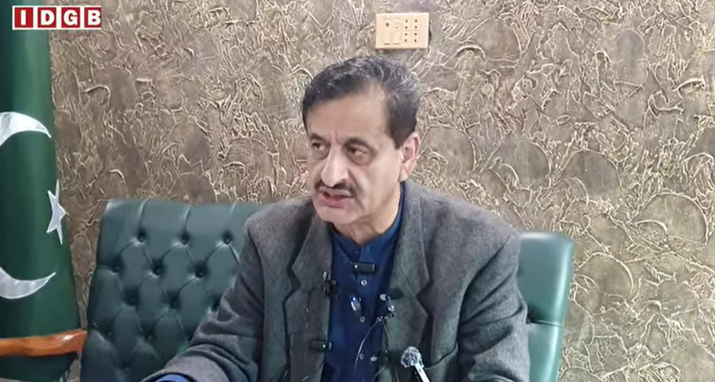 گلگت۔ معاون خصوصی برائے اطلاعات گلگت بلتستان ایمان شاہ پریس کانفرنس کررہے ہے
