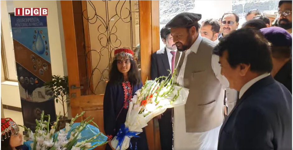 گلگت۔ اسپیس ایپلیکیشن اینڈ ریسرچ سنٹر گلگت بلتستان کی افتتاحی تقریب سے وزیر اعلیٰ گلگت بلتستان حاجی گلبر خان اور چیئرمین سپارکو محمد یوسف خان خطاب کررہے ہیں۔