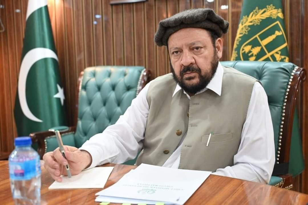 گلگت۔ وزیر اعلی گلگت بلتستان حاجی گلبر خان صوبے بھر میں جاری بارشوں کے حوالے سے گلگت بلتستان جی بی ڈی ایم اے، ضلعی انتظامیہ، محکمہ مواصلات و تعمیرات سمیت تمام متعلقہ محکموں کو الرٹ رہنے کی ہدایت