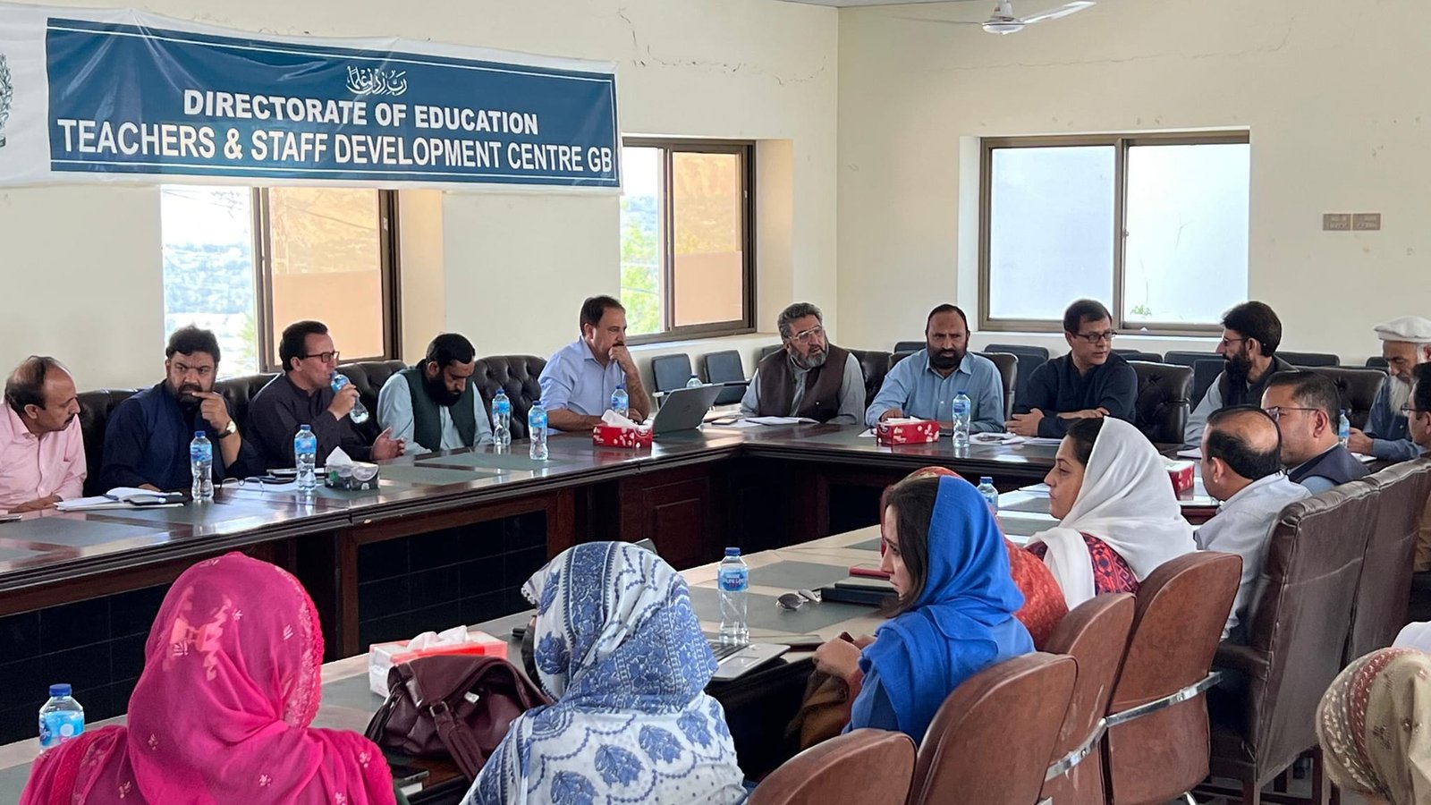 گلگت۔ سیکرٹری ایجوکیشن گلگت بلتستان سید اختر حسین رضوی ایجوکیشن سٹیک ہولڈرز کانفرنس کے انتظامات کے حوالے سے اجلاس کی صدارت کررہے ہیں۔