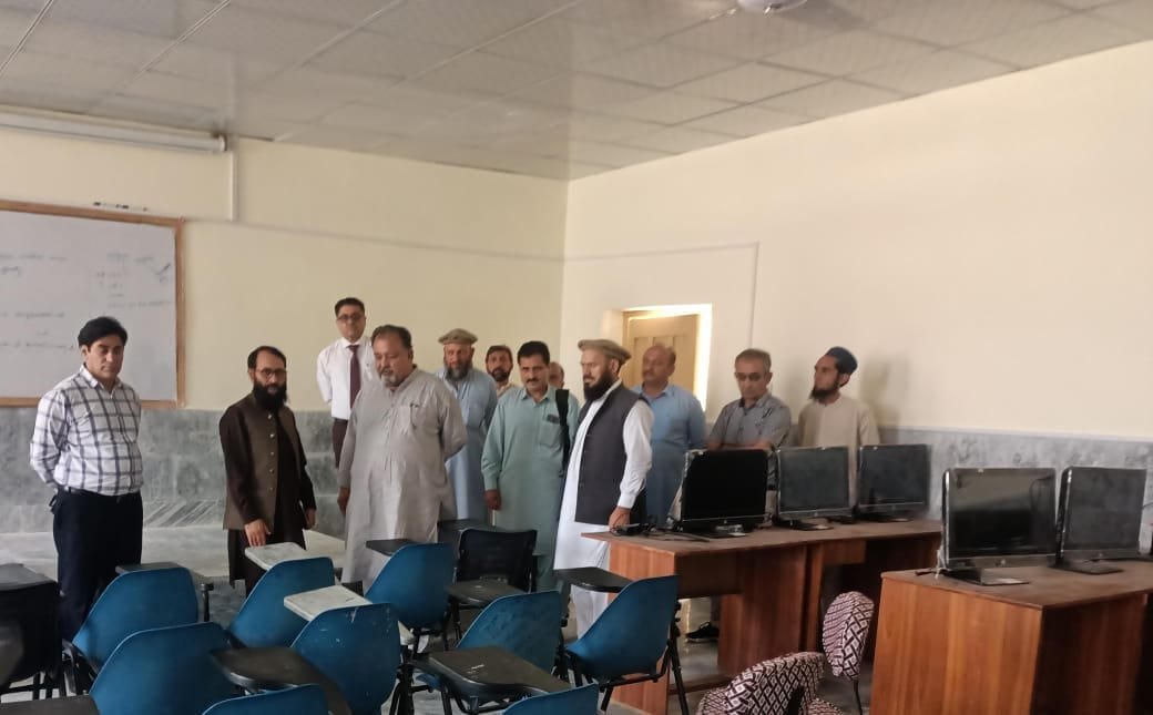 The Secretary, department of HT&SE GB visited the Govt. Boys Degree College, Minawar, Gilgit.