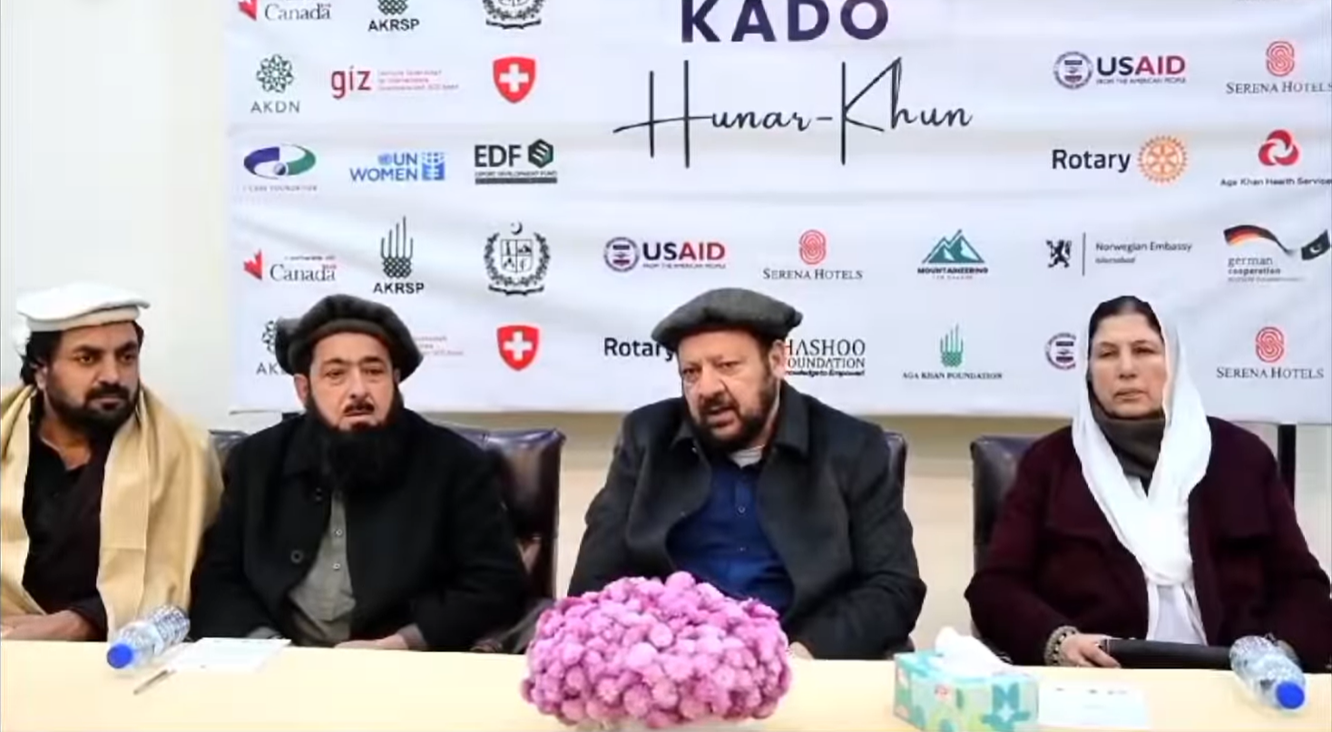 ہنزہ۔ وزیر اعلیٰ گلگت بلتستان حاجی گلبر خان نے ہنزہ کاڈوسنٹر دورے کے موقع پر گفتگو