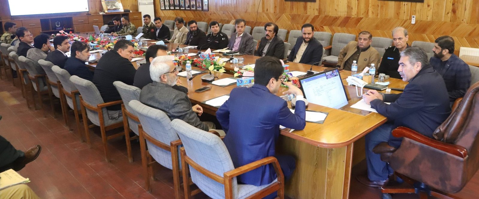 گلگت۔ چیف سیکریٹری گلگت بلتستان کی زیر صدارت وزیر اعظم پاکستان کے دورہ گلگت کے حوالے سے اہم اجلاس منعقد ہوا۔