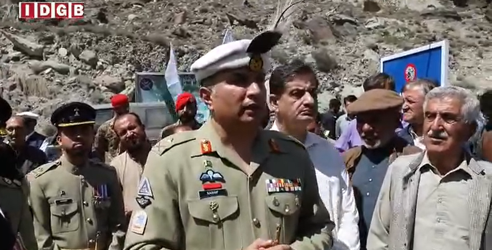 فورس کمانڈر گلگت بلتستان میجر جنرل کاشف خلیل نے یادگار شہدا ناصر آباد پر حاضری دی اور پھولوں کے ہار چڑھائے اس موقع پر وزیراعلی گلگت بلتستان کے معاون خصوصی برائے اطلاعات ایمان شاہ اور عمائدین ہنزہ ناصر آباد نے فورس کمانڈر کا استقبال کیا فورس کمانڈر نے اس م